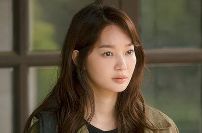 Shin Min Ah Curi Perhatian Lewat Selera Pakaian di 'Tommorrow With You'