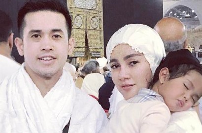 Dihujat Usai Selfie di Depan Kabah, Olla Ramlan Pilih Kunci Kolom Komentar Instagram