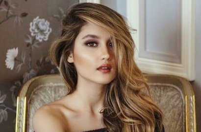 Tampil Cantik dan Ceria, Netter Sebut Atasan Kemban Cinta Laura 'Melorot'