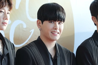 Rapi Jadi Pegawai Kantor, Imutnya Hoya Infinite di ‘Super Family’