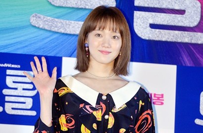 Lee Sung Kyung Cekikikan Pamer Nam Joo Hyuk Asyik Nonton Pertandingan NBA