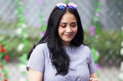 Nagita Pakai Celana Ketat Hingga Selangkangan dan Dada Terpampang, Haters: Kulkas Dua Pintu