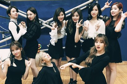 Twice Tampil Imut Nan Seksi di Teaser 'Knock Knock'