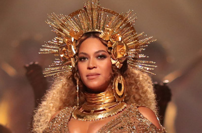 Tampil Megah Bak Dewi, Beyonce Memukau Penonton Grammy Awards 2017