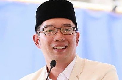 Unggah Foto Ini, Ridwan Kamil 'Ngamuk' dan Berikan Salam Jari Tengah