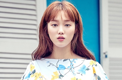 Lee Sung Kyung Ingatkan Fans Dirinya Model Lewat Foto Ini