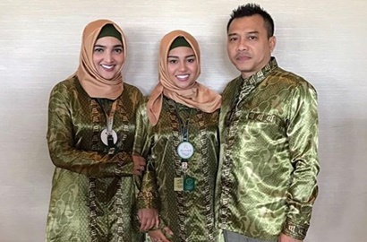 Cantik Muslimah, Aurel Ternyata Pakai Baju Mendiang Ibu Ashanty Saat Umrah