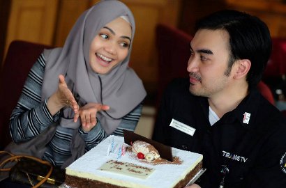 Unggah Foto Cantik Rina Nose di Taj Mahal, Mantan Suami Digoda Gara-Gara Caption