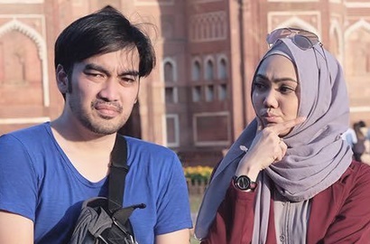 Mantan Suami Rina Nose Pamer Tangan Cewek Pakai Cincin, Netter Heboh