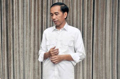Jokowi Sedang Rapat Penting, Sosok Mencurigakan Ini Adalah Hantu?