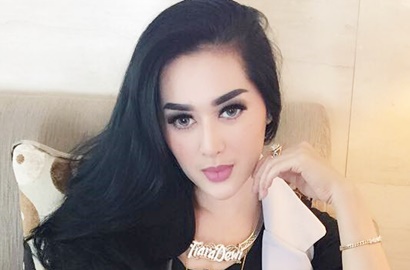 Dijuluki 'Toko Mas Berjalan', Aksesoris Mahal Tiara Dewi Ternyata KW?