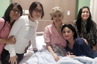 Demi Julia Perez, Dewi Persik Rela Disawer Para Bos