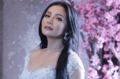 Digosipkan Punya Hubungan Khusus, Kristina Ungkap Sosok Gus Anom
