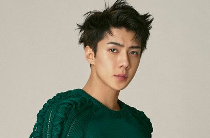 Tiba di Paris, Sehun EXO Pose Keren di Depan Museum Louvre