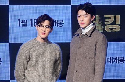 Belum Puas Jalan-Jalan, Sehun Pamer Foto di Depan Menara Eiffel Bareng Suho