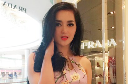 Terlalu Lentur, Foto Tiara Dewi Ini Buat Netter Iri