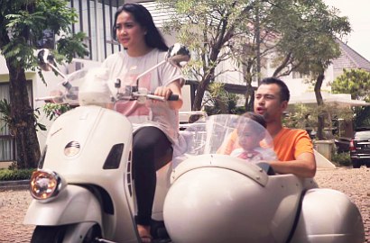 Lucu dan Romantis, Raffi Ahmad Ajari Nagita Bawa Motor Bareng Rafathar