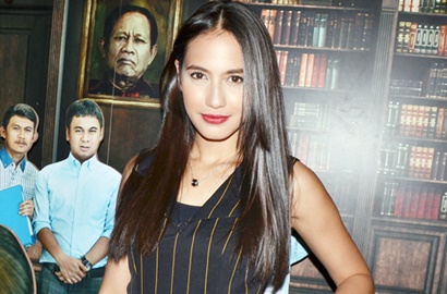 Pevita Pearce Klarifikasi Soal Lukisan 'Porno' Presiden Soekarno