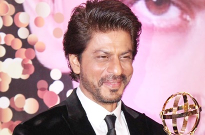 Mobilnya Tak Sengaja Lindas Kaki Fotografer, Begini Reaksi Shahrukh Khan