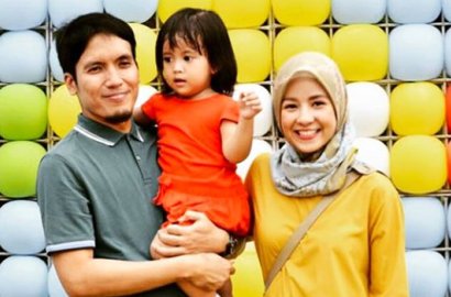 Rayakan Ultah ke-40, Desta Terima Kejutan dari Natasha Rizki di Atap Rumah