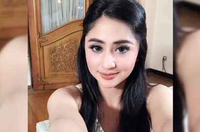 Selfie Cantik dan Dituduh Sindir Ayu Ting Ting, Dewi Persik: Fans Jangan Adu Domba