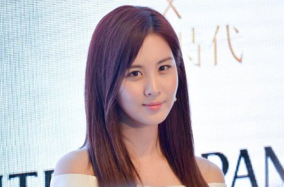 Umbar Paha Mulus di Majalah, Cantiknya Seohyun Nikmati Musim Panas di Bali