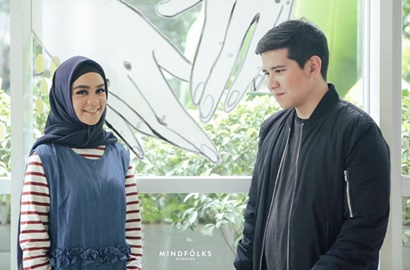 Kompak dan Seru, Keluarga Haykal Kamil Beri Kejutan Flash Mob Saat Resepsi