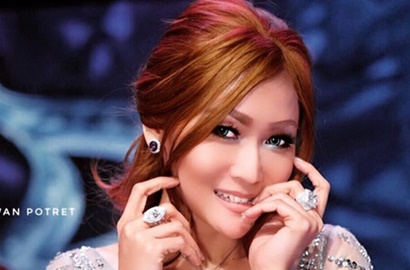 Cuek Dituding Hina Ulama, Inul Daratista Pamer Foto Cantik Ala Barbie