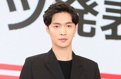 Manis Banget, Awas Iri Lihat Lay Ajak Fans Beruntung Ini Selfie Bareng