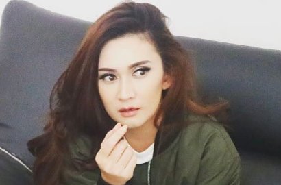 Nafa Urbach Rilis Lagu 'Melepasmu Kelemahanku', Jupe-Titi Kamal Ucapkan Selamat