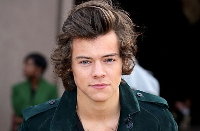Ingin Tampil Jadi Lebih Kekar, Harry Styles Gaet Trainer Ellie Goulding