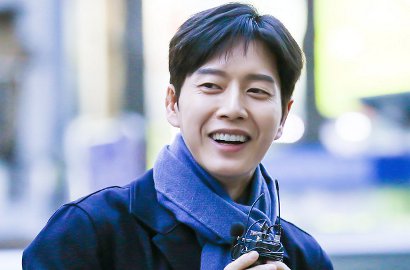 Kompak, Park Hae Jin dan Fans Sumbang Ribuan Pohon Untuk Tiongkok
