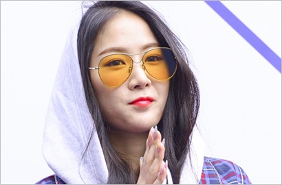 Pakai Hoodie dan Piyama di Fashion Week, Soyu Sistar Tuai Komentar Ini