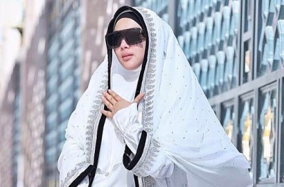 Berhijab Tapi Celana Super Ketat, Syahrini Dihujat Netter Habis-habisan