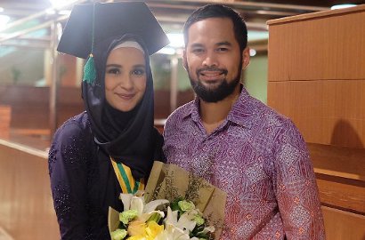 Tak Mudah, Teuku Wisnu Puji Perjuangan Shireen Sungkar Kuliah Sambil Jadi Ibu