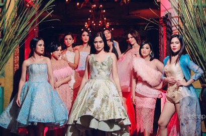 Biasa Tampil Mewah Bareng Geng Nia Ramadhani, Jessica Iskandar Disindir Naik Pesawat Ekonomi