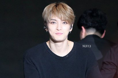 Jaejoong Diam-Diam Jenguk Penggemarnya Yang Alami Koma
