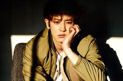 Awas Melongo, Chanyeol EXO Tampilkan Pose Keren dan Hot di Foto-Foto Ini