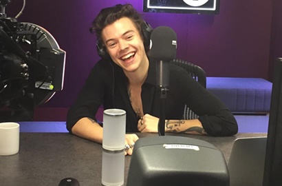 Sibuk Bersolo Karier, Harry Styles Mengaku Jomblo Setahun