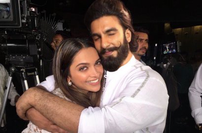 Hadiri Pesta, Deepika Padukone-Ranveer Pamer Kemesraan di Dalam Mobil