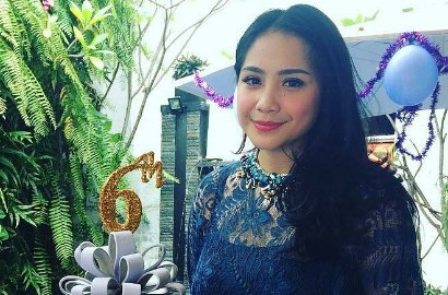 Pose Duck Face Nagita Dibully Haters Mirip Simpanse, Ayu Ting Ting Tak Kalah 'Jelek'