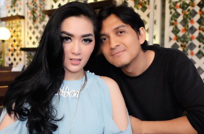 Gerah Disebut Kawin Kontrak, Tiara Dewi Sengaja Posting Video Lama Agar Terlihat Mesra?