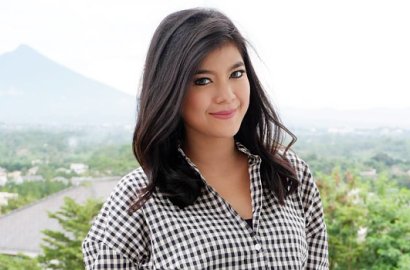 Selamat! Pesinetron Raya Kohandi Melahirkan Putri Pertamanya