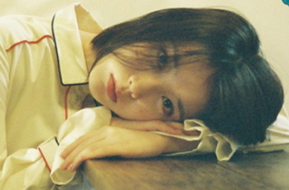 Cantiknya IU Pasang Ekspresi Ceria Hingga Sendu di Teaser Album 'Palette'