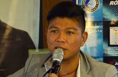 Gaya Andika Ilhami Simbol Emoticon Aplikasi Chat Mobile, Netter Langsung Ngakak