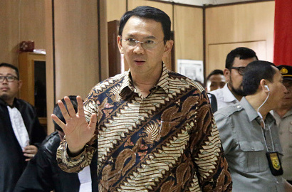 Dijerat Pasal 156 A, Ahok Dituntut 1 Tahun Penjara