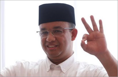 Bukan Gaya-Gayaan, Ini Cerita Dibalik Anies Baswedan Naik Helikopter Temui Ahok