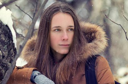 Cantik dan Seksi, Pria Androgini Ini Menang Kontes Foto Pakaian Dalam Wanita