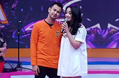 Nagita Seksi Pamer Paha Pakai Mini Dress Putih, Netter: Kalau Ayu Ting Ting Pasti Dihujat