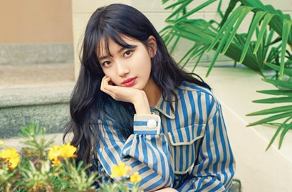 Tiduran Seksi, Suzy Umbar Pundak dan Punggung Mulus di Pemotretan